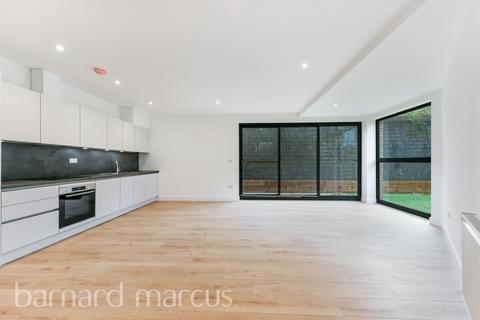 1 bedroom ground floor flat for sale, Acacia Road, London