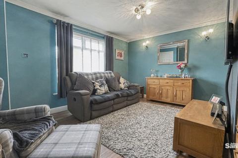 3 bedroom semi-detached house for sale, Farndon Way, Mansfield, NG19