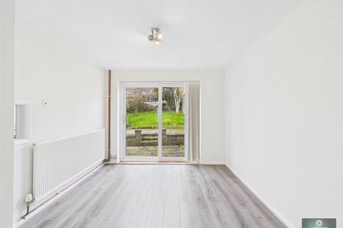 undefined, Rosedale Close, Crawley RH11