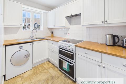 2 bedroom bungalow for sale, Barnside Court, Welwyn Garden City, AL8