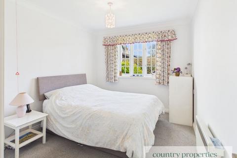 2 bedroom bungalow for sale, Barnside Court, Welwyn Garden City, AL8