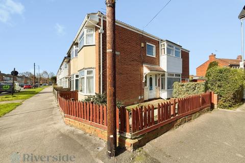 Semi-detached house - Goddard Avenue, Hull HU5