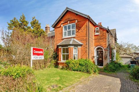 3 bedroom detached house for sale, Nutfield Road, Merstham, Redhill