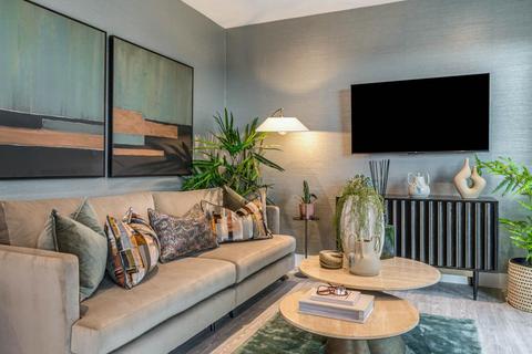 undefined, at Kew Bridge Rise, Brentford TW8