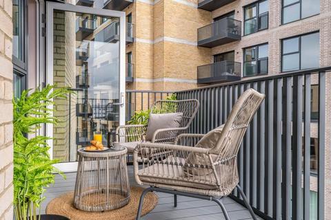 undefined, at Kew Bridge Rise, Brentford TW8