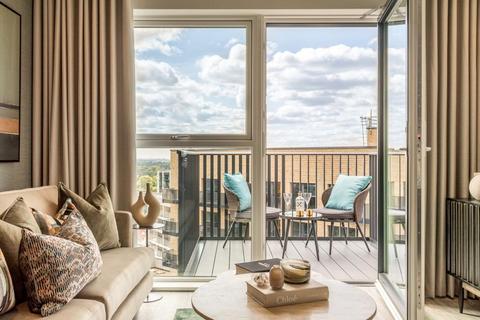 undefined, at Kew Bridge Rise, Brentford TW8