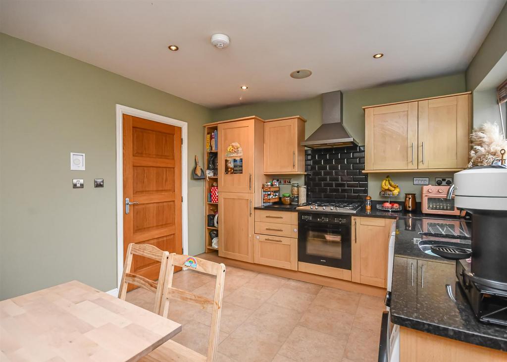 7 A Ounsdale Road-8.jpg