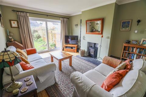 3 bedroom semi-detached bungalow for sale, 4 Seys Close, Cowbridge, Vale of Glamorgan, CF71 7BW