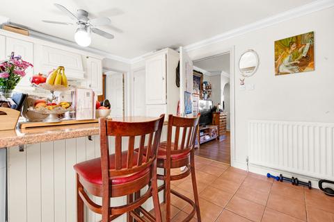 3 bedroom semi-detached house for sale, Waterside Close, Barking, IG11