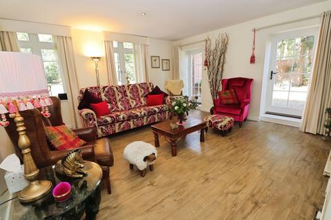 4 bedroom end of terrace house for sale, Coombe Road, Rugby, CV23