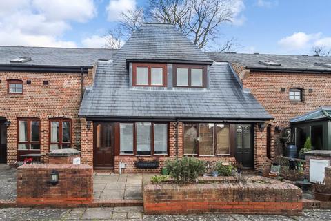 2 bedroom mews for sale, Tring