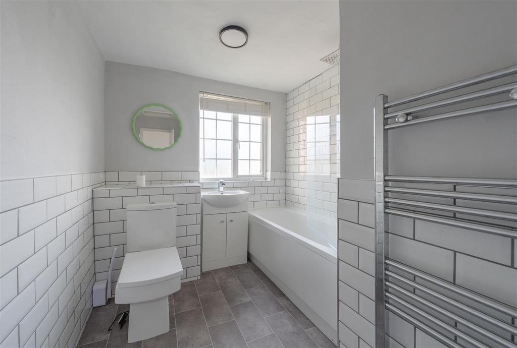 0335bathroom.jpg