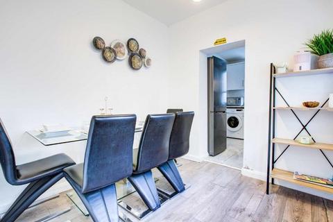3 bedroom terraced house to rent, George Street, Staines-upon-Thames, Surrey, TW18
