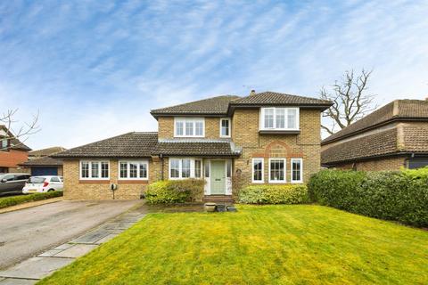 4 bedroom detached house for sale, Colchins, Burgess Hill