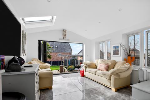 4 bedroom semi-detached house for sale, Walton View, Crofton, Wakefield, WF4
