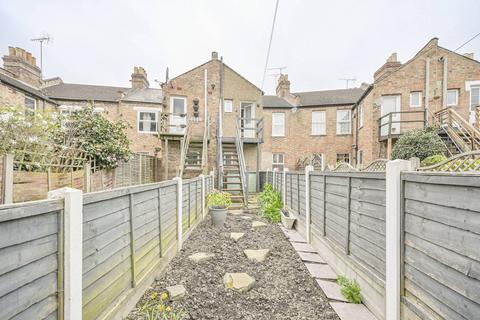 2 bedroom flat for sale, Hove Avenue,, Walthamstow, London, E17