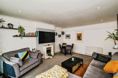 3 bedroom apartment for sale, Brighton Road, Worthing