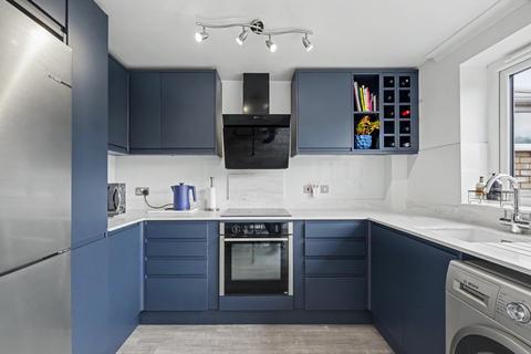3 bedroom terraced house for sale, Monmouth Close, Rainham,