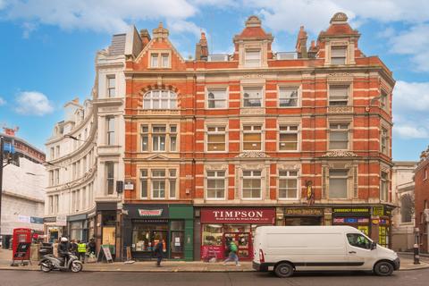 undefined, Fleet Street, Temple, London, EC4Y