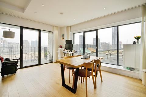 2 bedroom flat for sale, Botanic Square, LONDON, London, E14