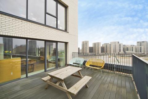 2 bedroom flat for sale, Botanic Square, LONDON, London, E14