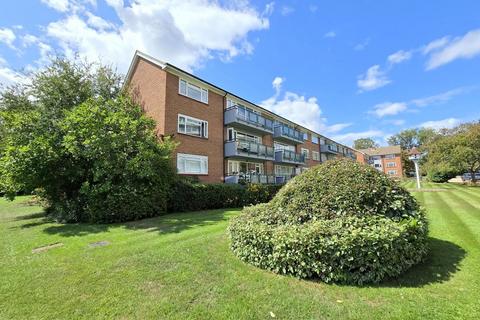 2 bedroom apartment to rent, Uxbridge Road, Hatch End