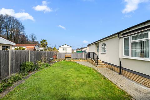2 bedroom property for sale, Weybridge Park Estate, Addlestone KT15