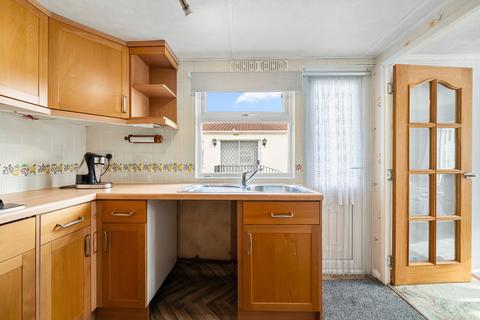 2 bedroom property for sale, Weybridge Park Estate, Addlestone KT15