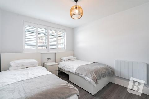 2 bedroom apartment for sale, Abington Court, Hall Lane, Upminster, RM14