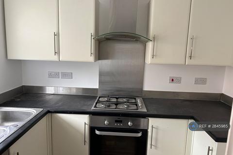 2 bedroom terraced house to rent, Oxford St, Bury, BL9