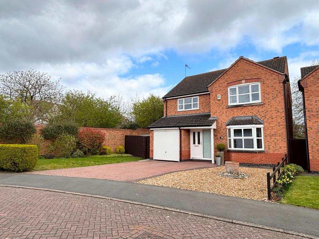 Veteran Close, Wootton, Northampton NN4 4 bed detached house for sale ...