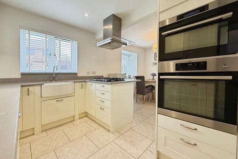 3 bedroom detached house for sale, Merryman Drive, Crowthorne, Berkshire