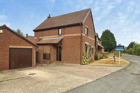 3 bedroom detached house for sale, Merryman Drive, Crowthorne, Berkshire