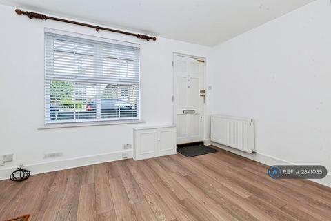 2 bedroom terraced house to rent, Alma Road, Windsor, SL4