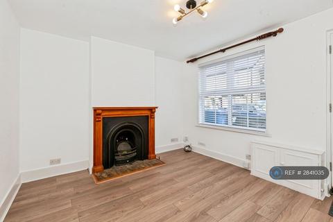 2 bedroom terraced house to rent, Alma Road, Windsor, SL4