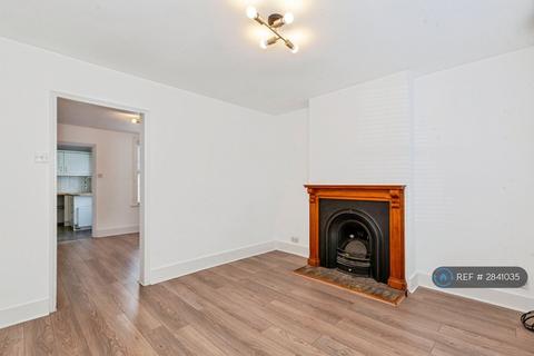 2 bedroom terraced house to rent, Alma Road, Windsor, SL4