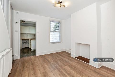 2 bedroom terraced house to rent, Alma Road, Windsor, SL4