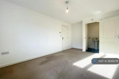 3 bedroom terraced house to rent, Eddleston Road, Swindon, SN1