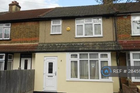 4 bedroom terraced house to rent, West Road, Romford, RM7