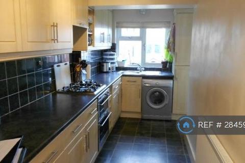 4 bedroom terraced house to rent, West Road, Romford, RM7