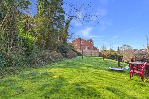 2 bedroom maisonette for sale, Russell Court, Chesham, HP5