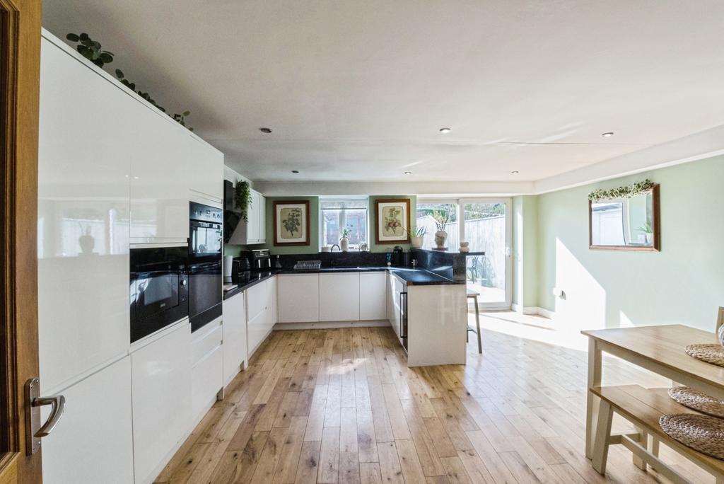 Pbox-IMG.jpg