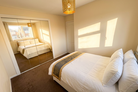 4 bedroom house to rent, Heron Drive, Lenton NG7