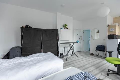 Studio for sale, Dunlop Street, Renfrew PA4