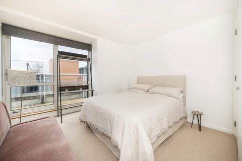 2 bedroom flat for sale, Hosier Lane, London EC1A