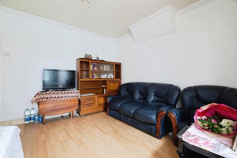 5 bedroom terraced house for sale, New North Road, ILFORD, Essex, IG6