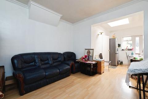 5 bedroom terraced house for sale, New North Road, ILFORD, Essex, IG6