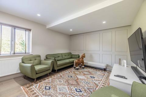 4 bedroom detached house for sale, Farnham Lane, Farnham Royal SL2
