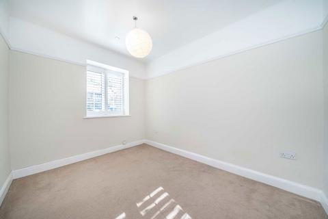 2 bedroom flat for sale, Kew Road, Kew TW9
