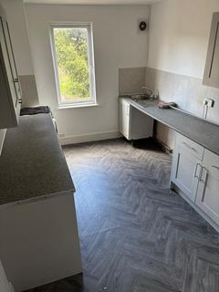 2 bedroom apartment to rent, Knighton Lane, Leicester LE2